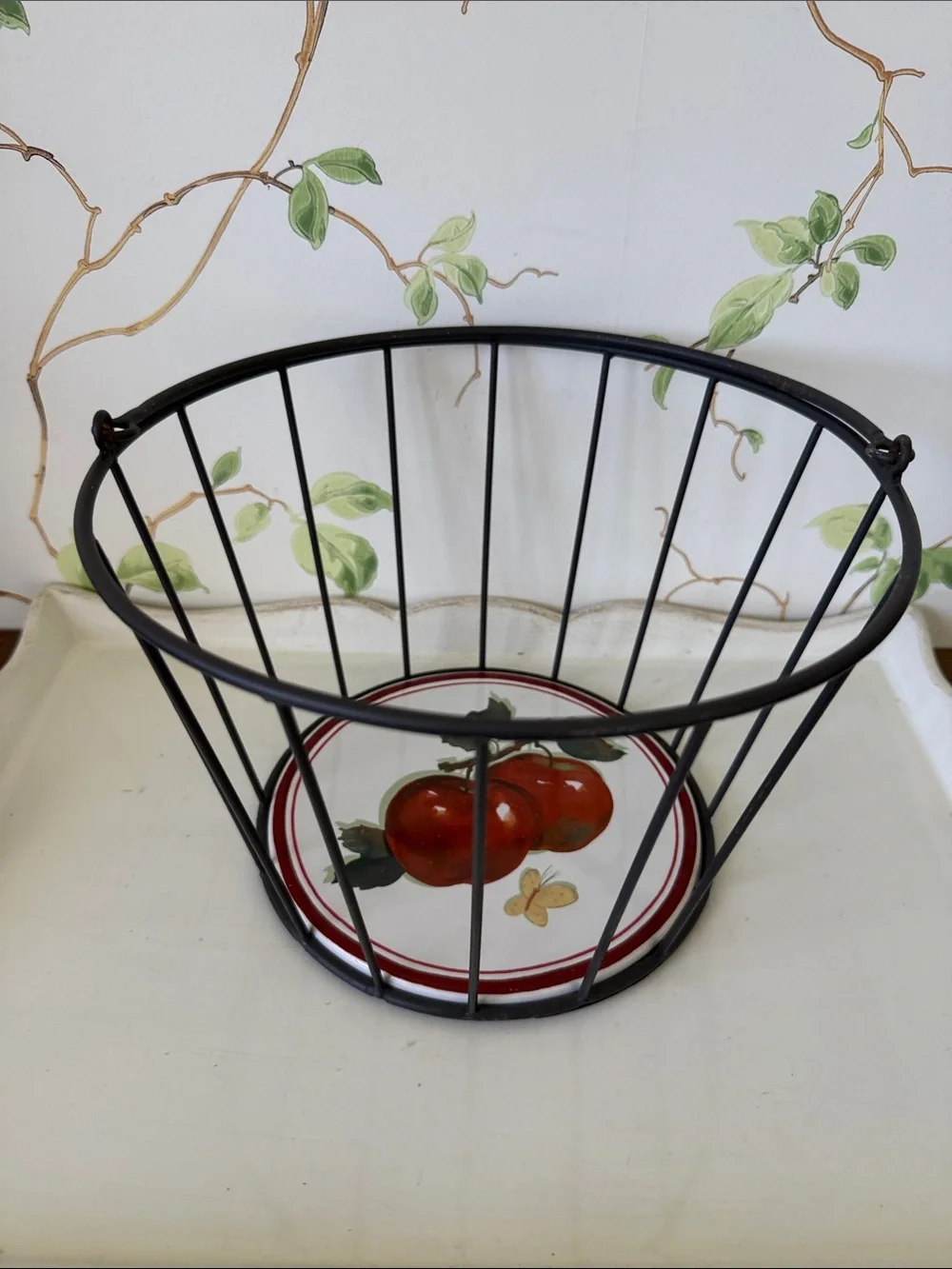 Vintage Hallmark Jan Karon Mitford Wrought Iron & Ceramic Apple Basket
